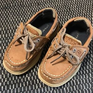Toddler size Sperrys